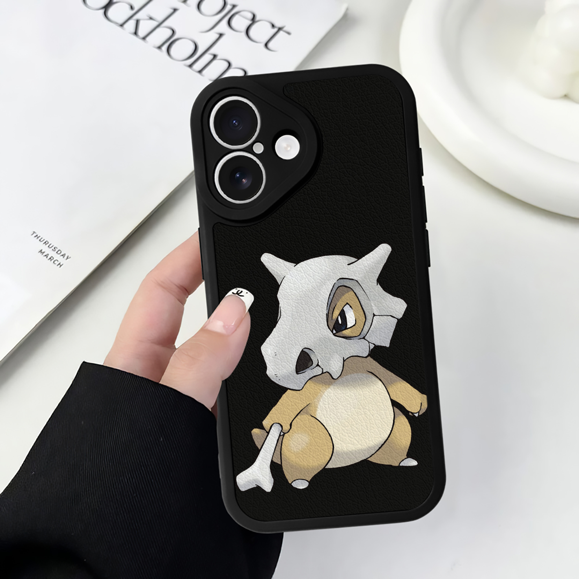 （画像用） ポケットモンスター Pokémon 【iPhone 16シリーズ対応】シリコンスマホケース（レザー調） 材質：シリコン